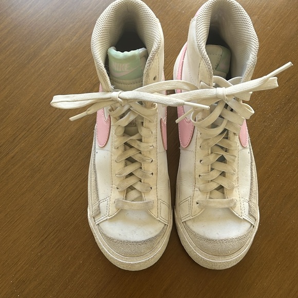 Nike Blazer white and pink - Picture 2 of 4